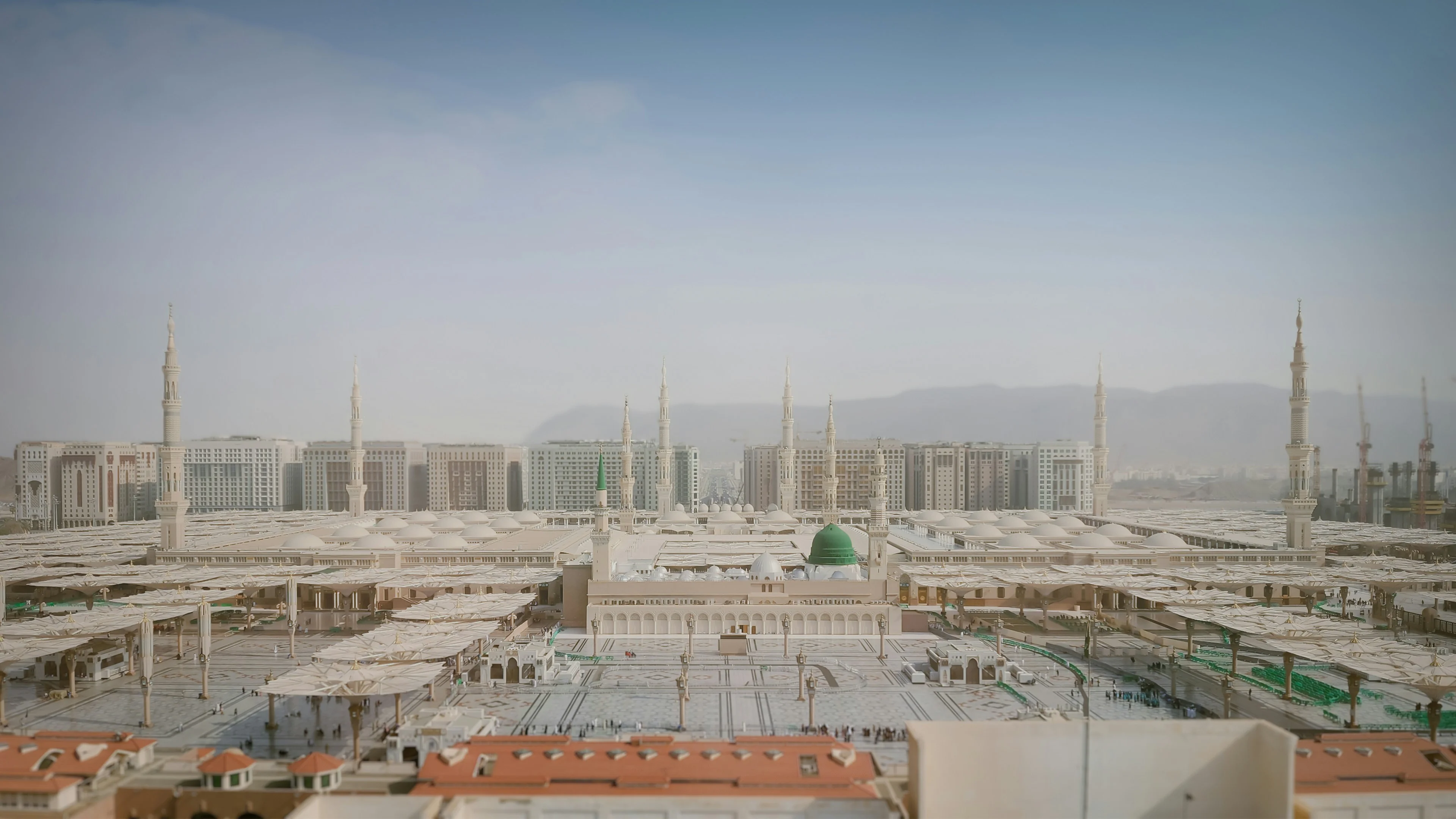 Umrah Preparation Checklist: Essential Items and Tips